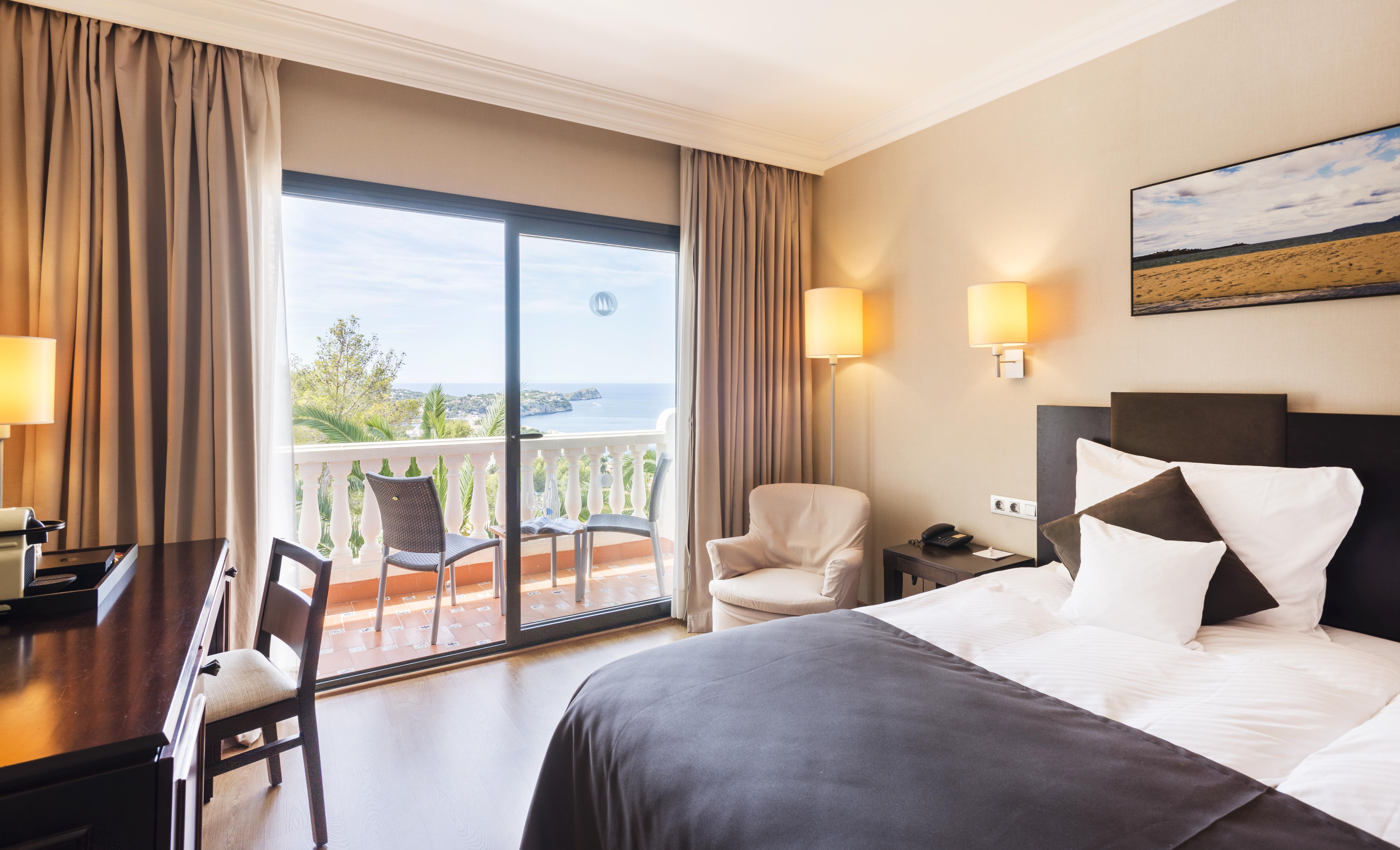Hilton Mallorca Galatzo Peguera Exterior photo A room at the Hotel