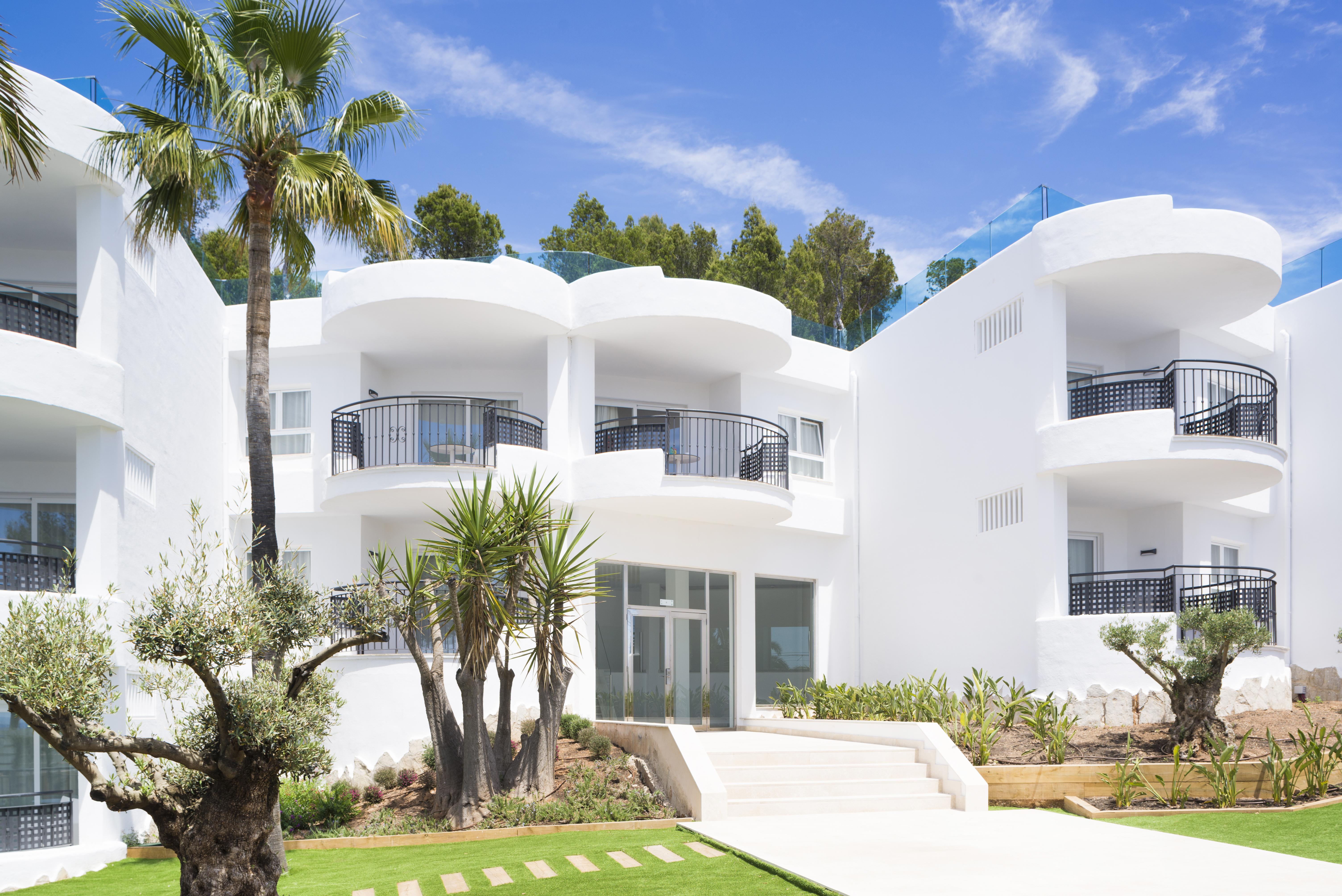 Hilton Mallorca Galatzo Peguera Exterior photo The hotel in 2016