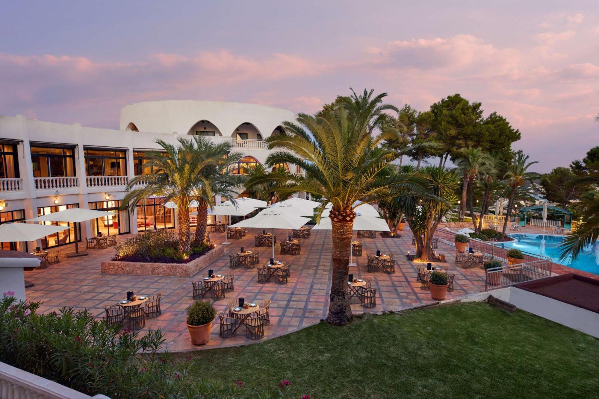 Hilton Mallorca Galatzo Peguera Exterior photo The resort's main building