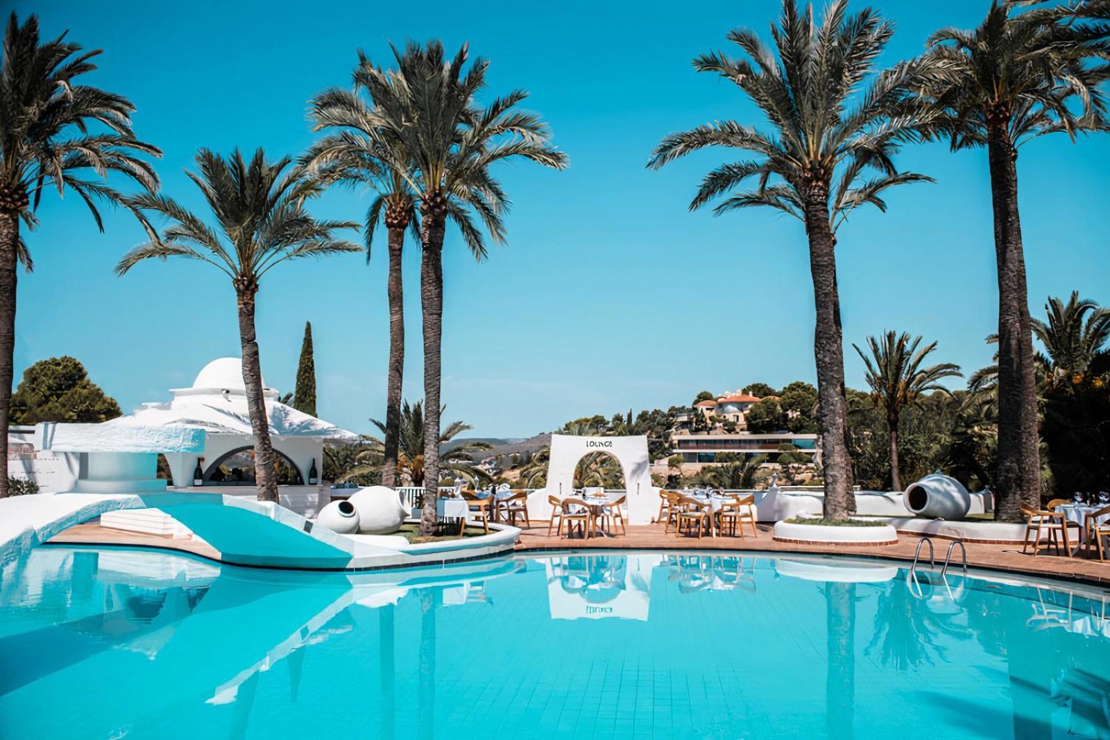 Hilton Mallorca Galatzo Peguera Exterior photo The pool at the 7A Sun Club