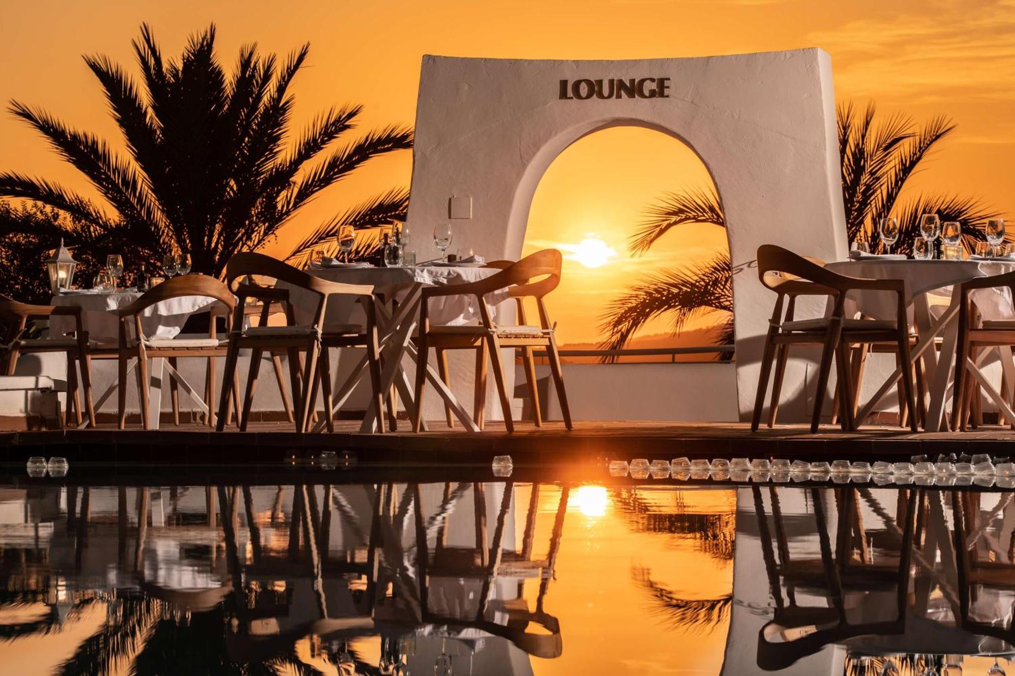 Hilton Mallorca Galatzo Peguera Exterior photo The Lounge