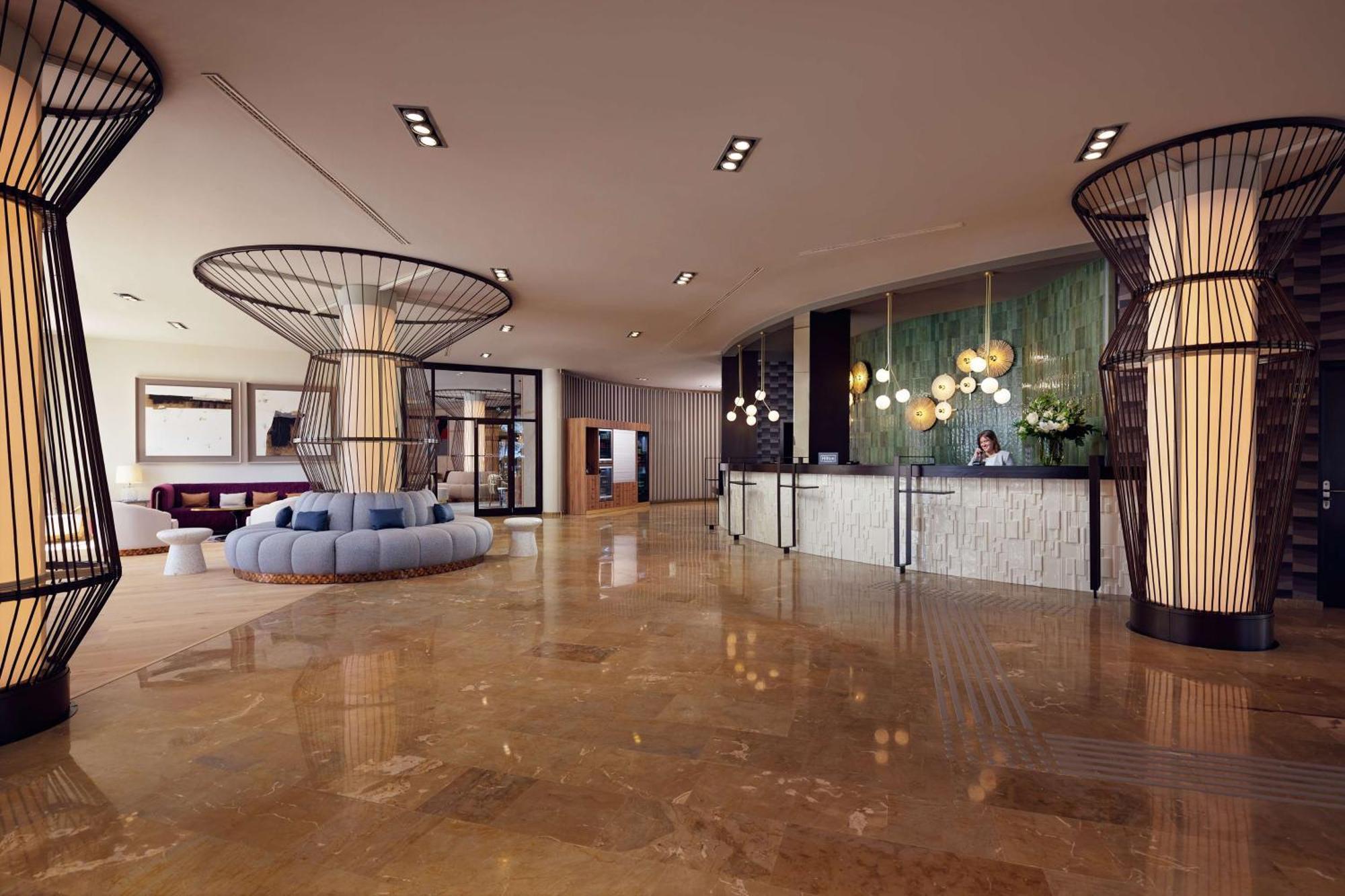 Hilton Mallorca Galatzo Peguera Exterior photo Lobby