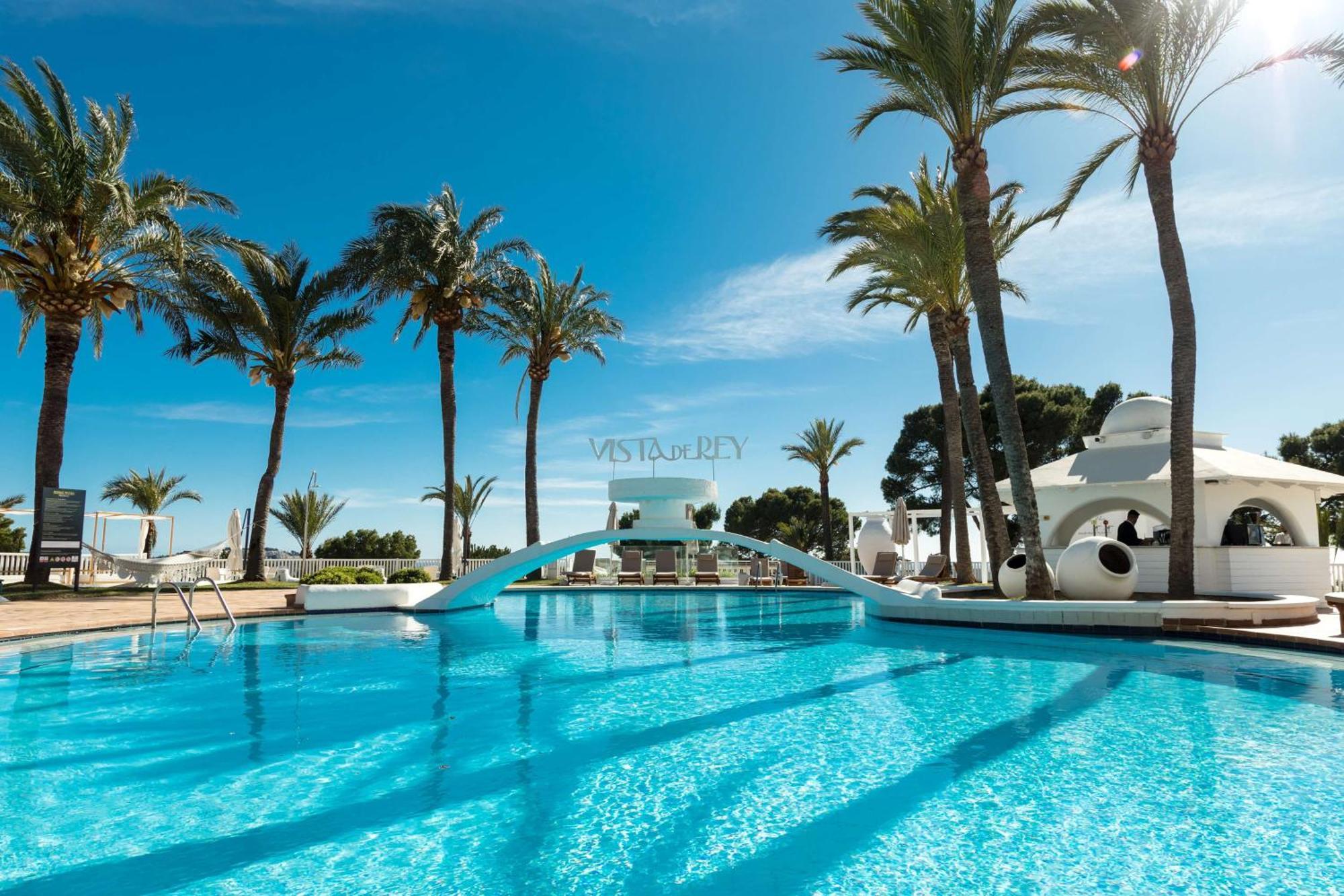 Hilton Mallorca Galatzo Peguera Exterior photo The swimming pool at the hotel